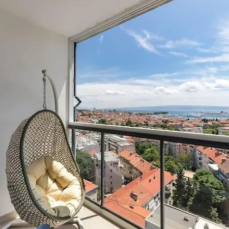 Majestic View Penthouse דירה ספליט